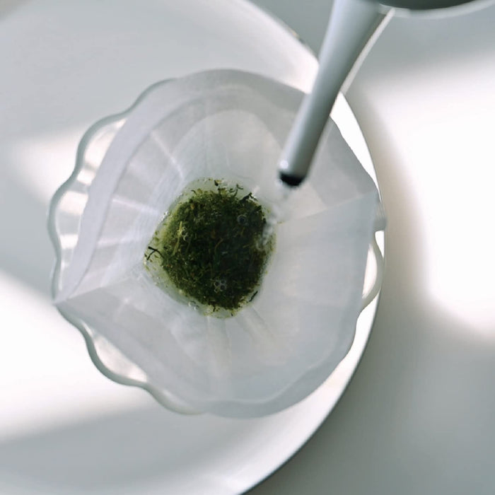 Hario CDB-3012-W Tea Dripper Bouquet Server Set for 1-4 Cups White Japan-Kiichin - The #1 Place for Japanese Goods in Your Hand!