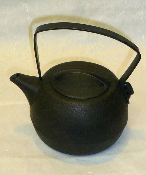 Iwachu Nambu Ironware Small Kettle 11678 Durable Cast Iron Teapot-Kiichin - The #1 Place for Japanese Goods in Your Hand!