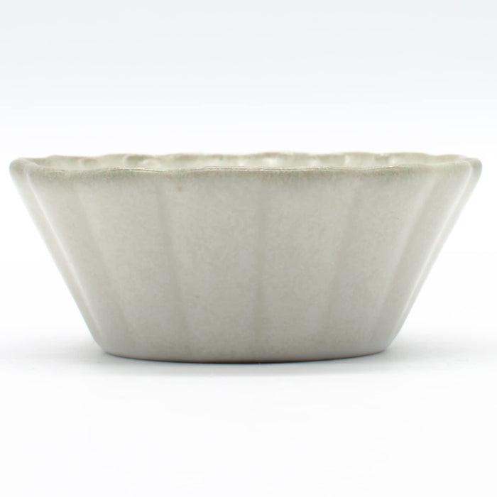 Aito Sui Soy Sauce Plate Flower Bean Bowl 6cm Moon White 288220-Kiichin - The #1 Place for Japanese Goods in Your Hand!