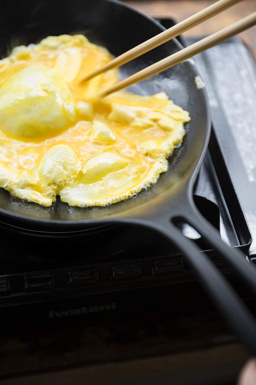 Iwachu Japan Omelet Pan 24Cm Black 24601 IH Compatible-Kiichin - The #1 Place for Japanese Goods in Your Hand!
