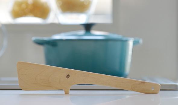Omoeraku Handcrafted Japanese Beech Wood Spatula - Small and Stylish-Kiichin - The #1 Place for Japanese Goods in Your Hand!